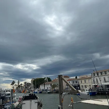 Apartment Pieds Dans L Eau En Camargue